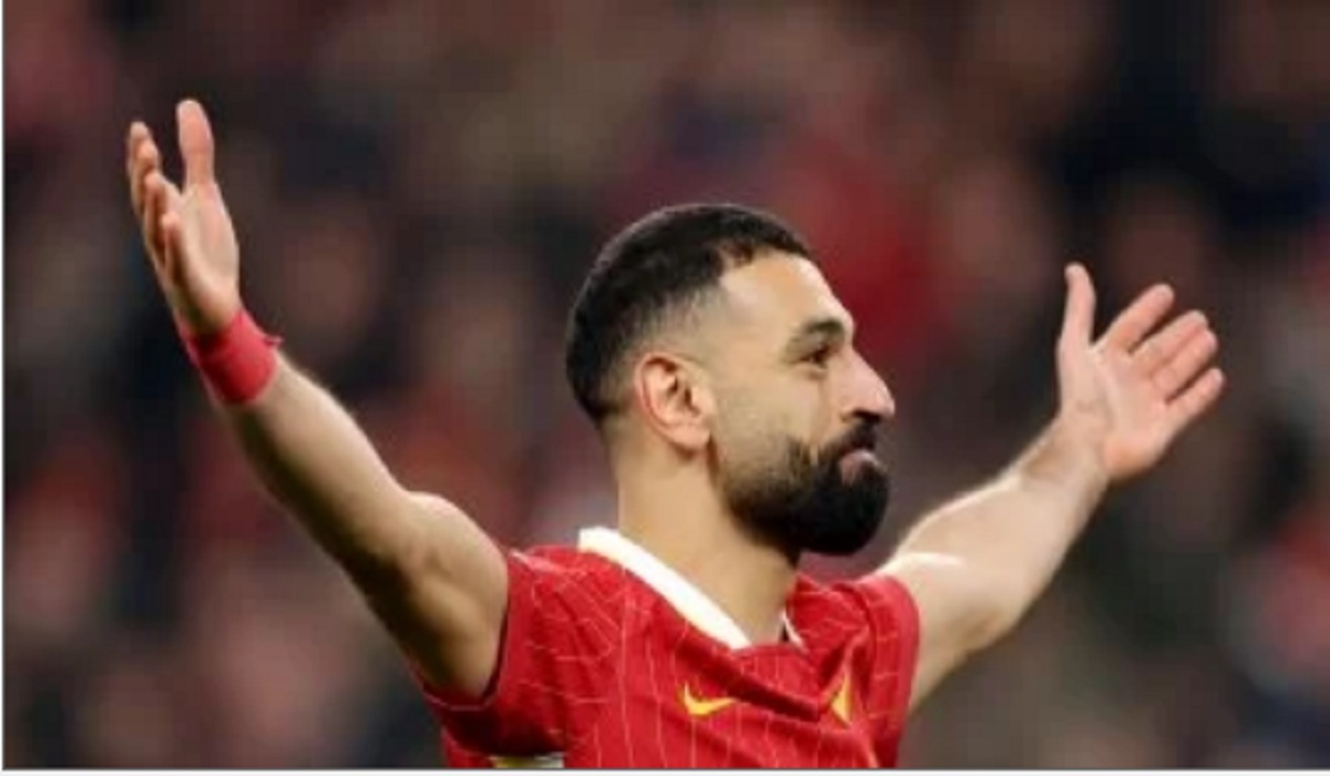 بات أقرب للبقاء في الريدز.. محمد صلاح يتلقى عرضاً جديداً من ليفربول