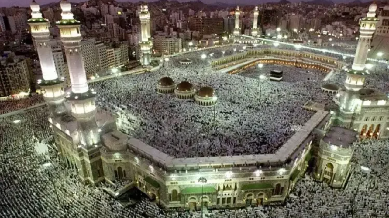جدول صلاة التراويح في الحرم المكي 1446