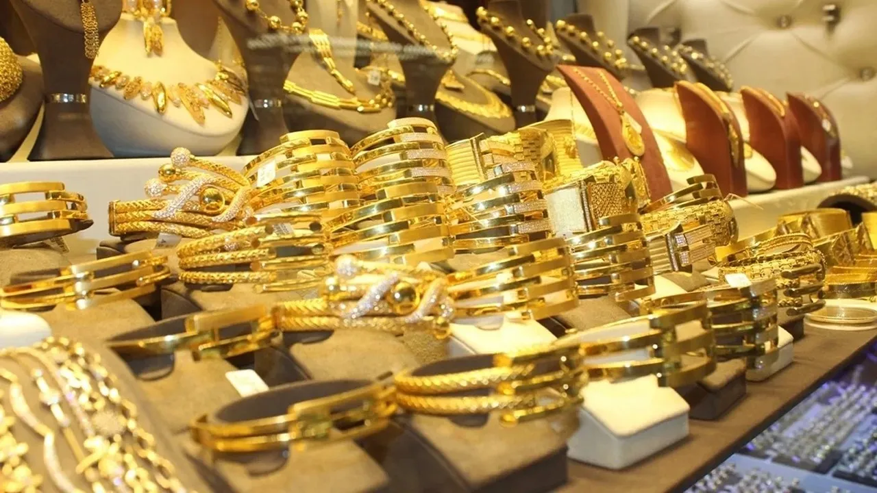 عيار 21 الآن بالمصنعية.. أسعار الذهب اليوم بعد الارتفاع الكبير لجميع الأعيرة
