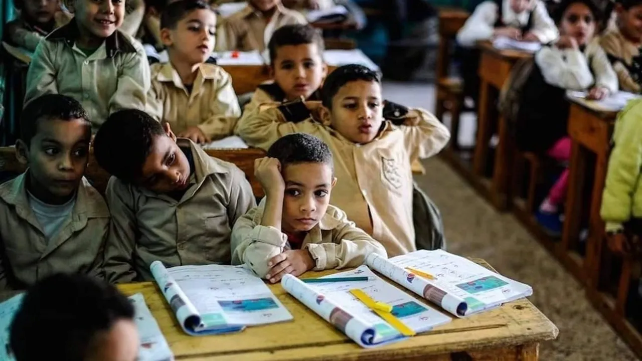للفترتين والفترة الواحدة.. مواعيد الدراسة في رمضان 2025 وحقيقة رفع الغياب عن الطلاب وفقًا لوزارة التعليم