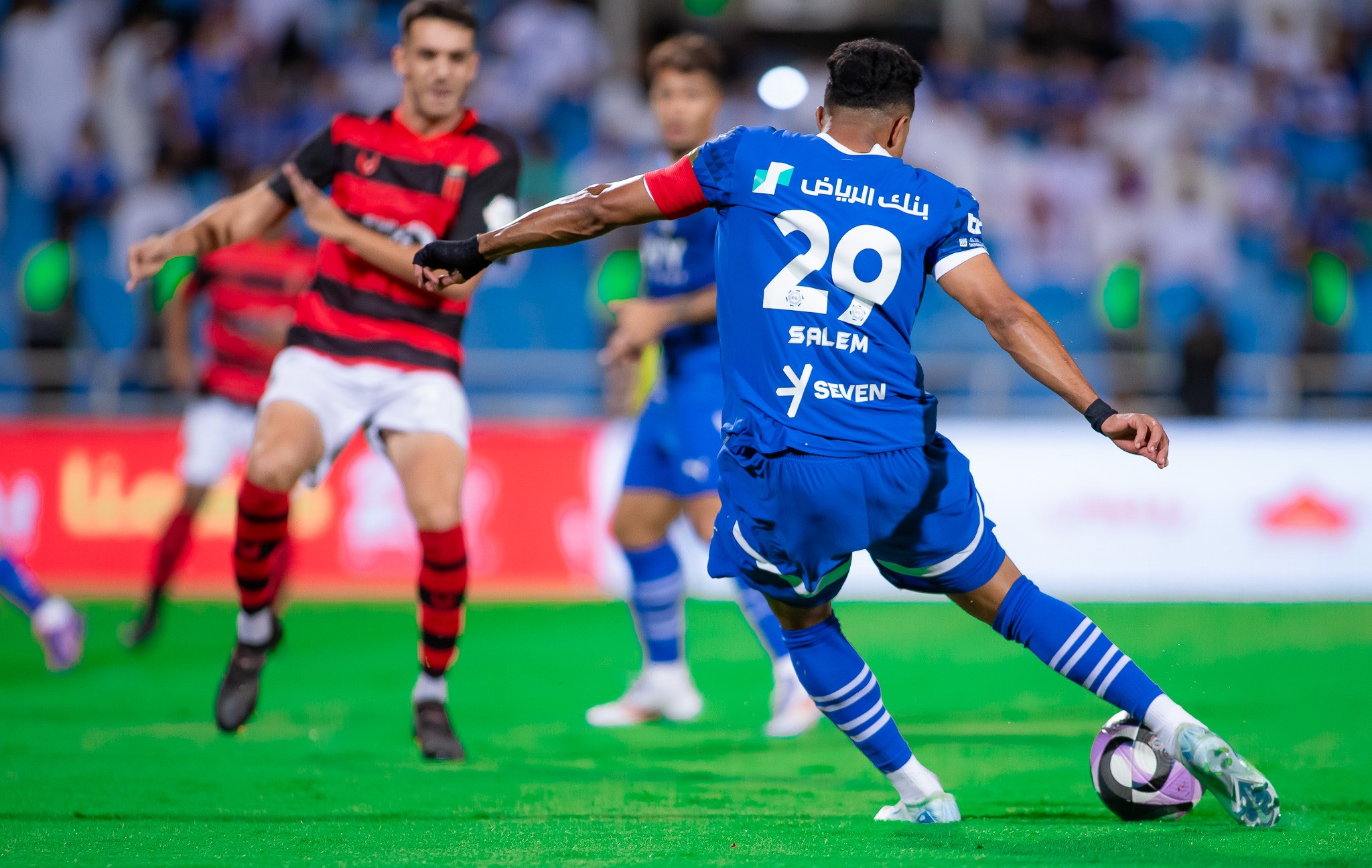 صدمة.. الهلال يفقد خدمات نجمه قبل مواجهة الرياض