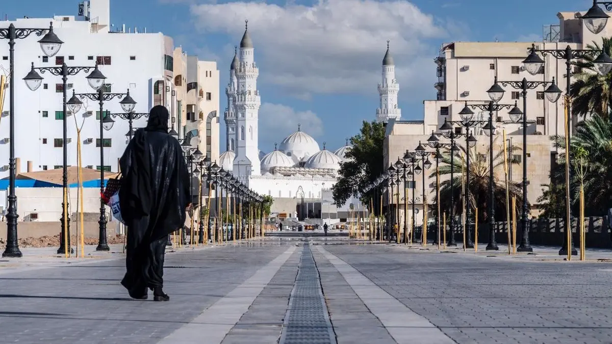 تجربة تاريخية بملامح عصرية.. وزارة الحج توضح أهم المعلومات عن ممشى جادة قباء