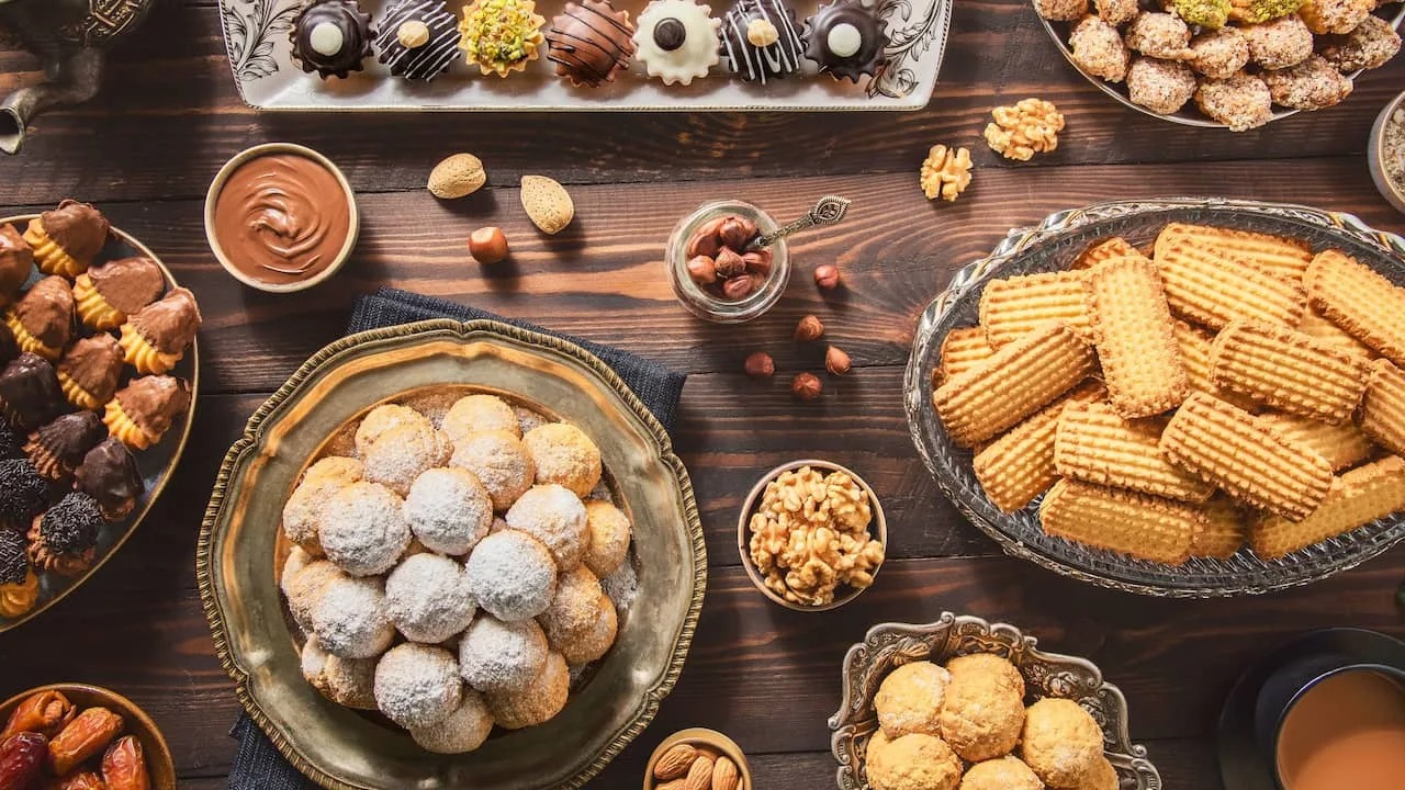أسعار كعك العيد 2025 البسكويت والبيتي فور حتى تكتمل فرحة العيد