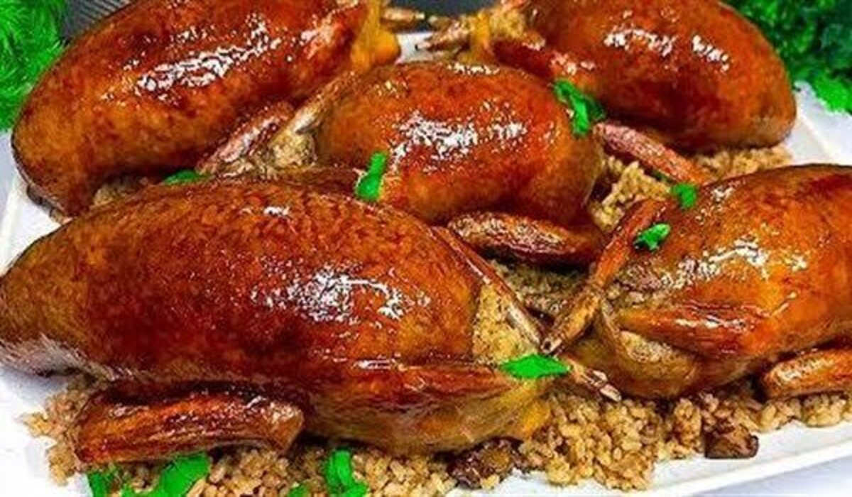 خطوات عمل الحمام المحشى بالأرز