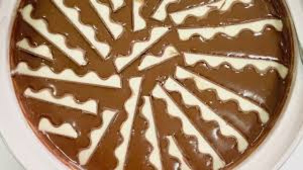 طريقة عمل كيكة كندر