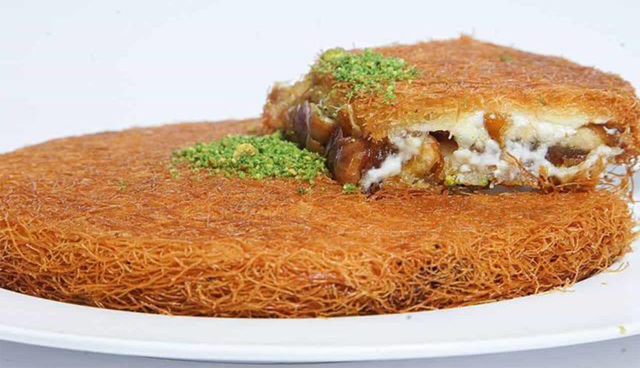 الكنافة بالتمر والمكسرات