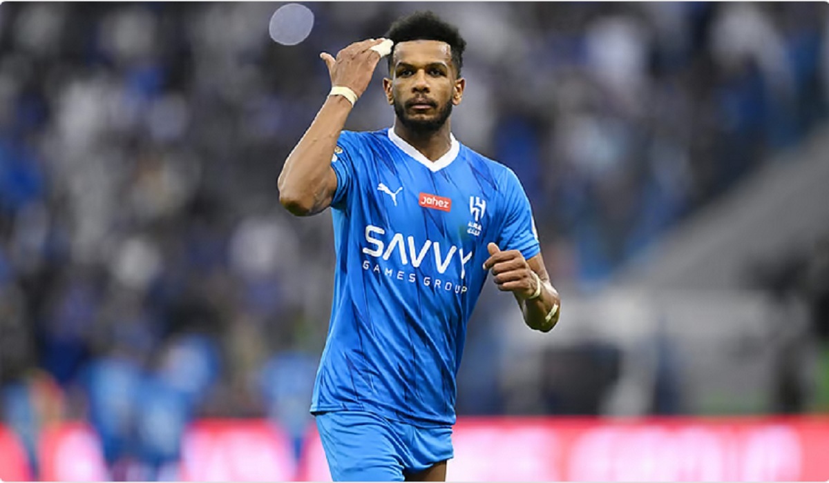 الهلال السعودي يتلقى صدمة قوية بشأن إصابة "البليهي" مدافع الفريق ومده الغياب