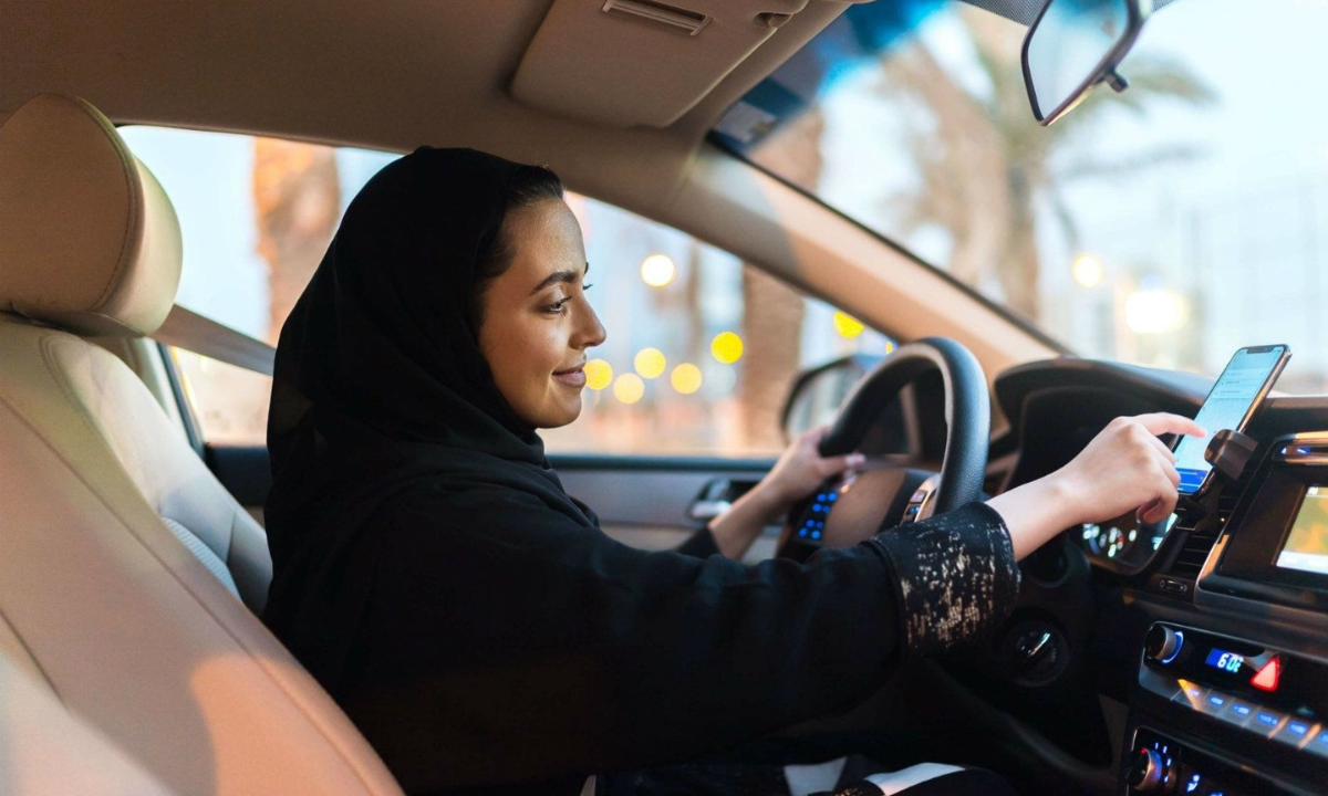 شروط استخراج رخصة قيادة للنساء في السعودية