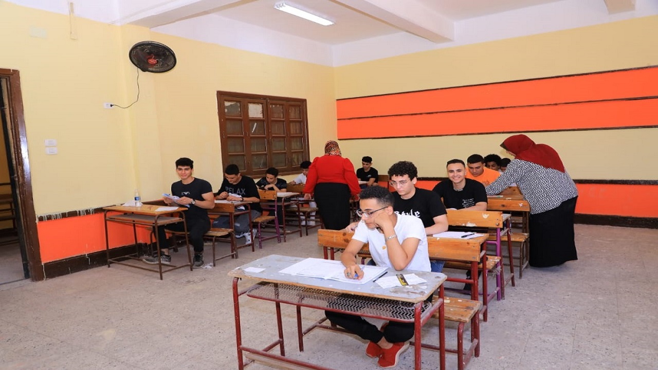 امتحانات لثانوية العامة