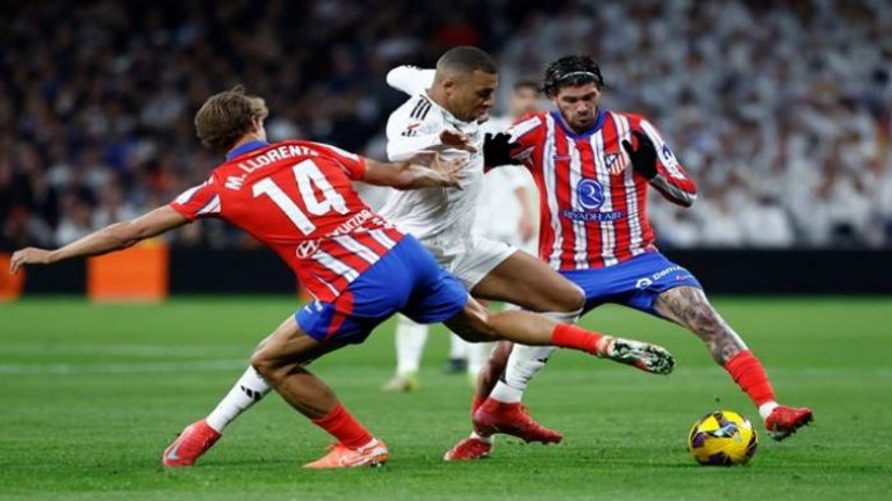 غيابات وقائمة تشكيلة ريال مدريد اليوم ضد أتلتيكو مدريد والموعد والقنوات الناقلة