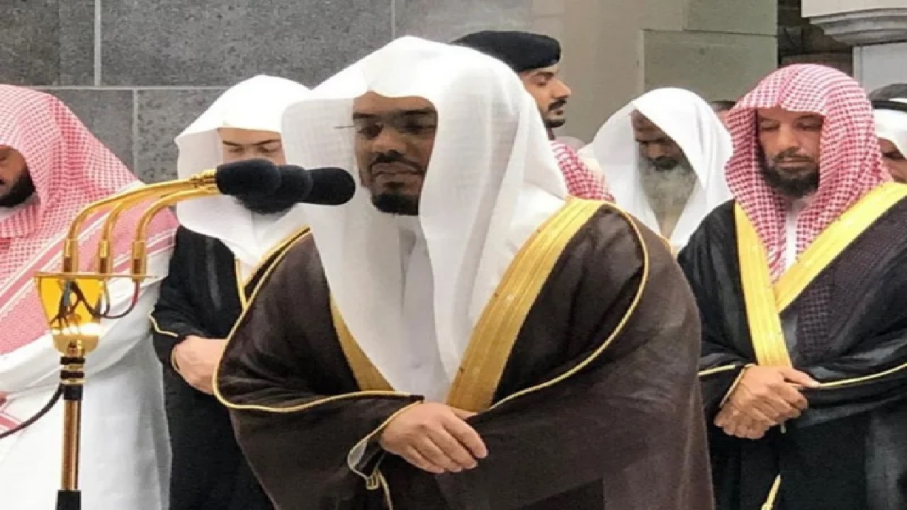 موعد صلاة التهجد في الحرم المكي 2025