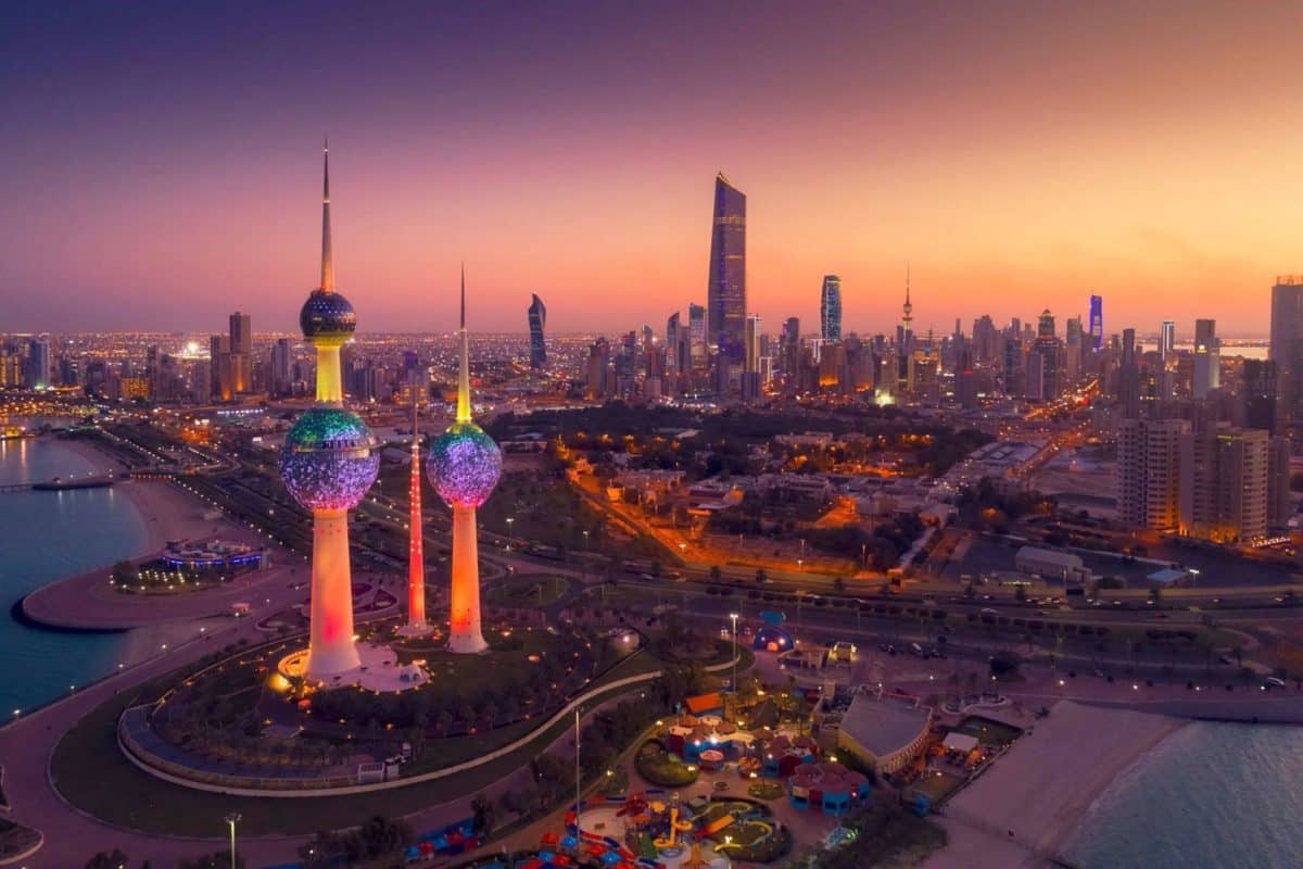 "رسميًا" عيد الفطر 2025 في الكويت يوم 30 مارس 2025 .. ومركز العجيزي يؤكد صعوبة رؤية الهلال بالعين المجردة